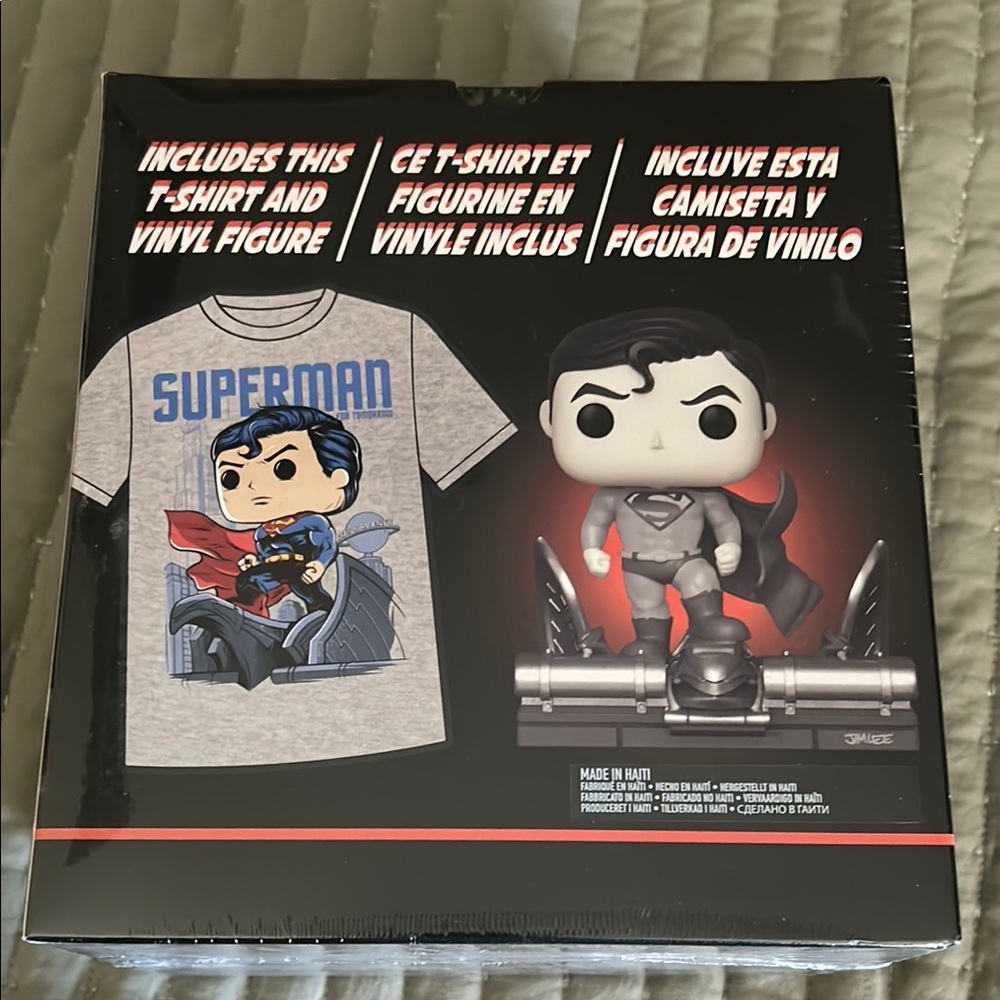 Funko Superman Gray T-Shirt with Vinyl Figure